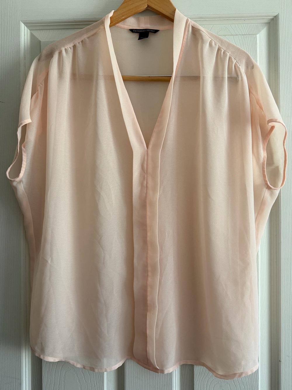 Victoria's Secret Sz Large Sheer V-Neck Short Sleeve Layering Piece in Lt Pink